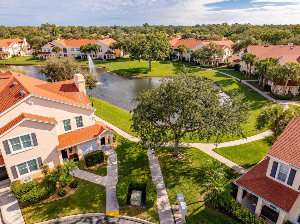 На продажу: $210,000 (2 спален, 2 ванн, 1120 Квадратных фут)