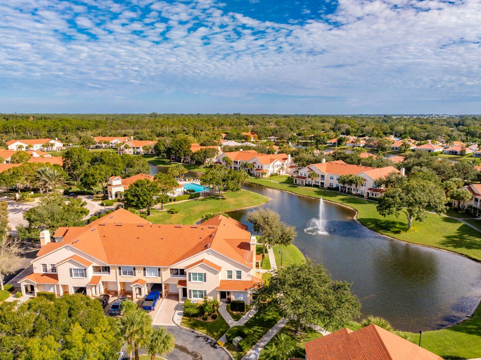 На продажу: $210,000 (2 спален, 2 ванн, 1120 Квадратных фут)