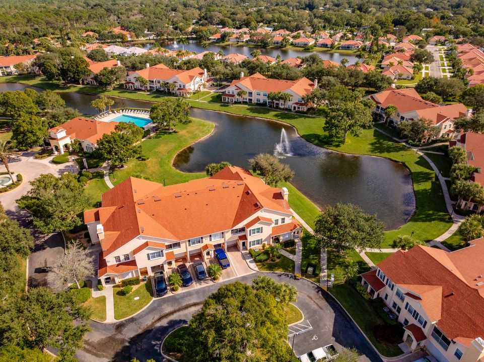 На продажу: $210,000 (2 спален, 2 ванн, 1120 Квадратных фут)