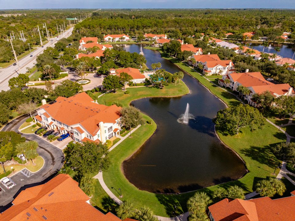 На продажу: $210,000 (2 спален, 2 ванн, 1120 Квадратных фут)