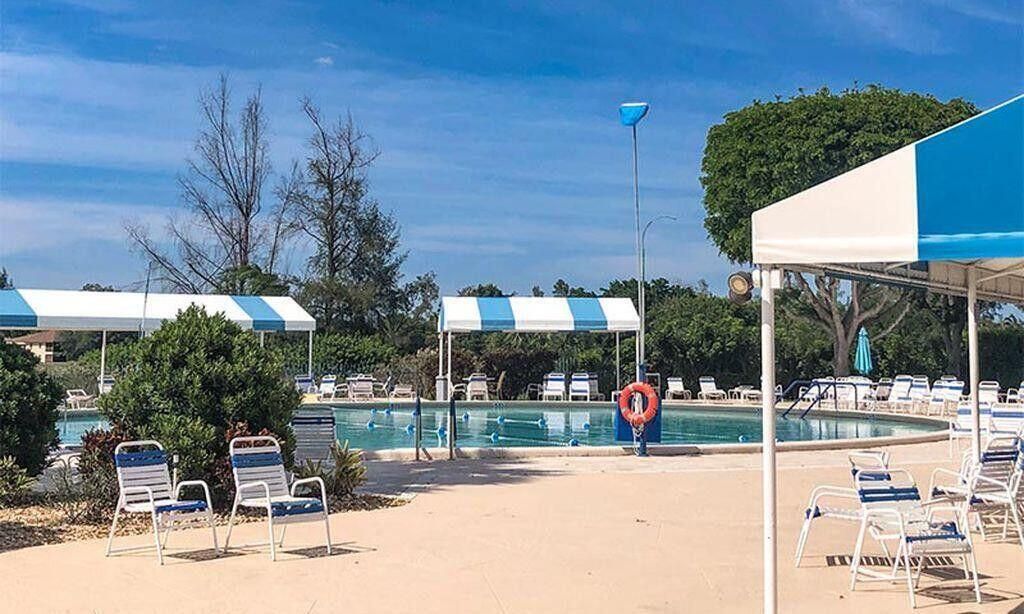 出租: $2,400 (2 贝兹, 2 浴室, 944 平方英尺)