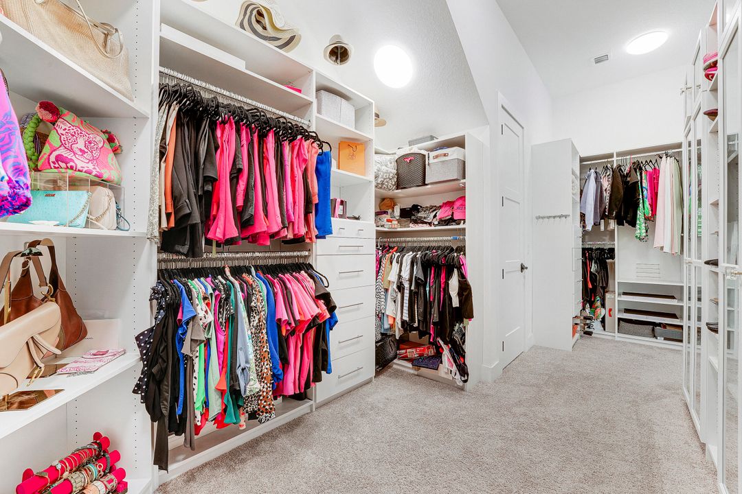 Active With Contract: $2,500,000 (5 beds, 5 baths, 5109 Square Feet)