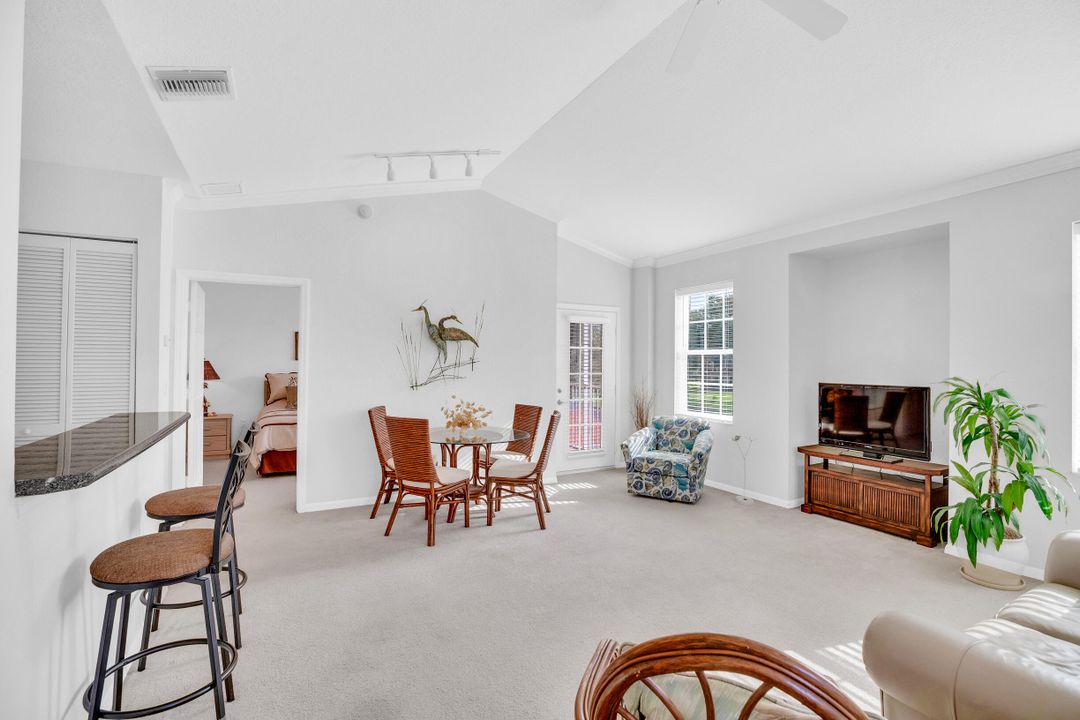 На продажу: $210,000 (2 спален, 2 ванн, 1120 Квадратных фут)