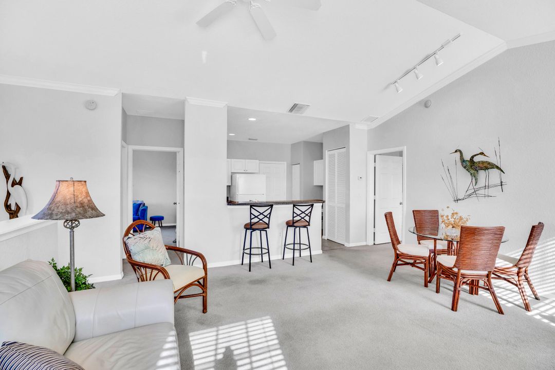 На продажу: $210,000 (2 спален, 2 ванн, 1120 Квадратных фут)