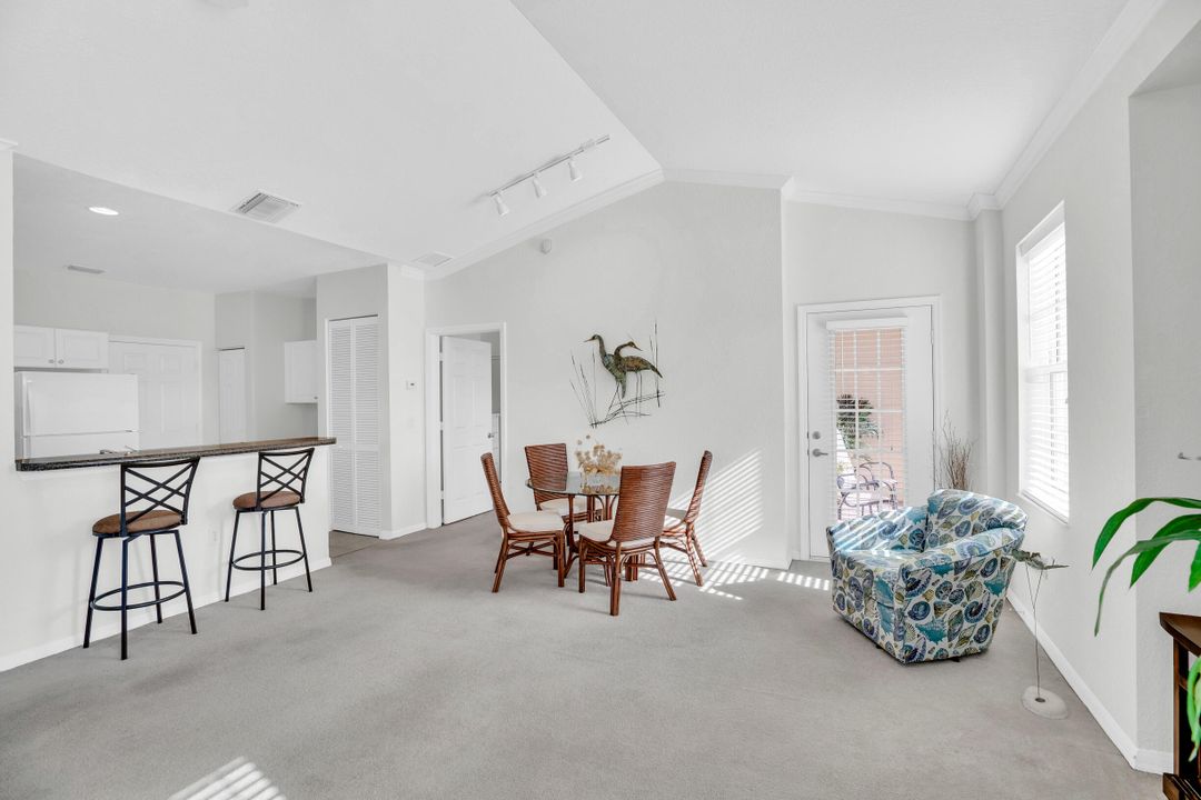 На продажу: $210,000 (2 спален, 2 ванн, 1120 Квадратных фут)