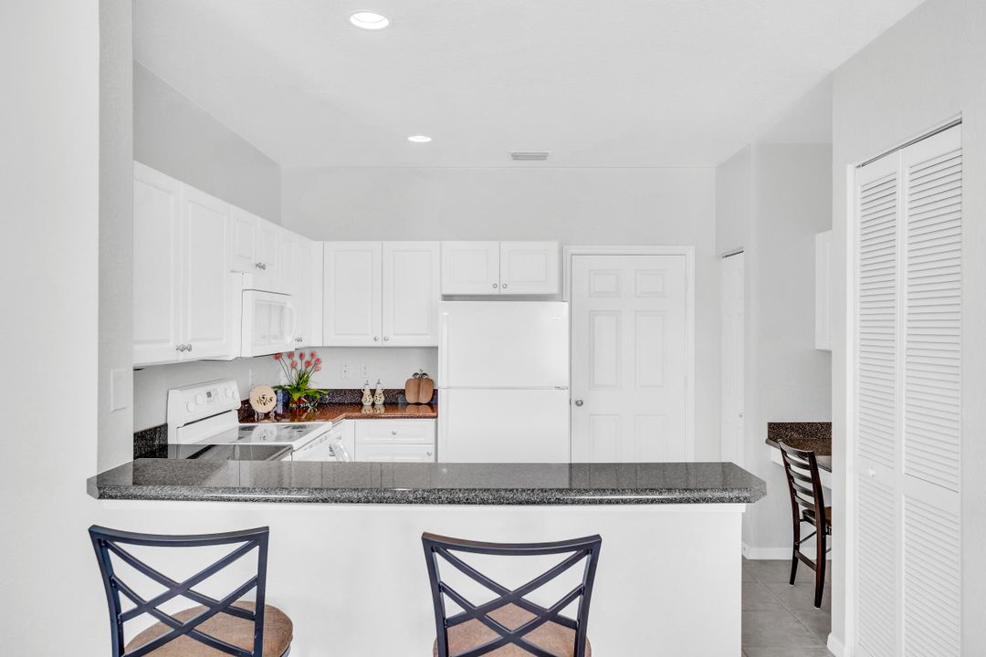 На продажу: $210,000 (2 спален, 2 ванн, 1120 Квадратных фут)