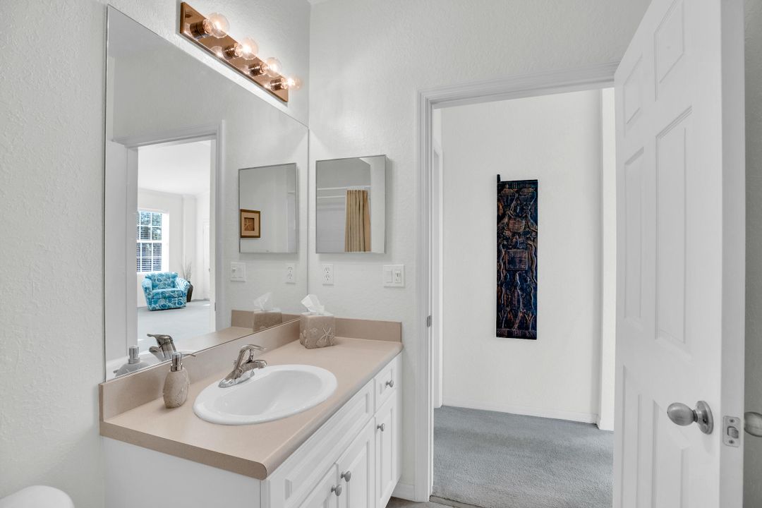 На продажу: $210,000 (2 спален, 2 ванн, 1120 Квадратных фут)