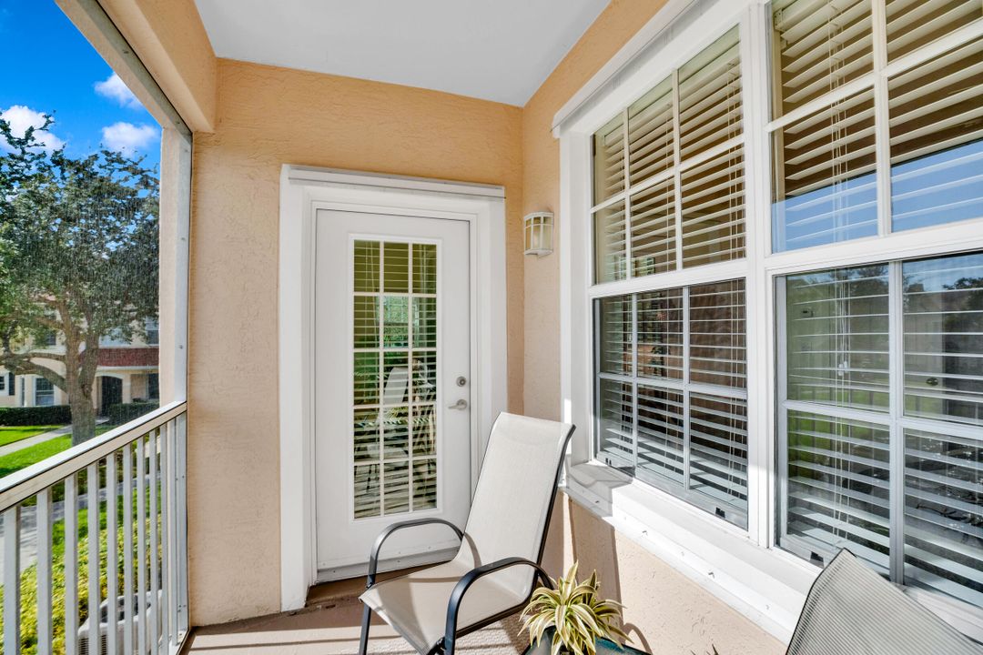 На продажу: $210,000 (2 спален, 2 ванн, 1120 Квадратных фут)