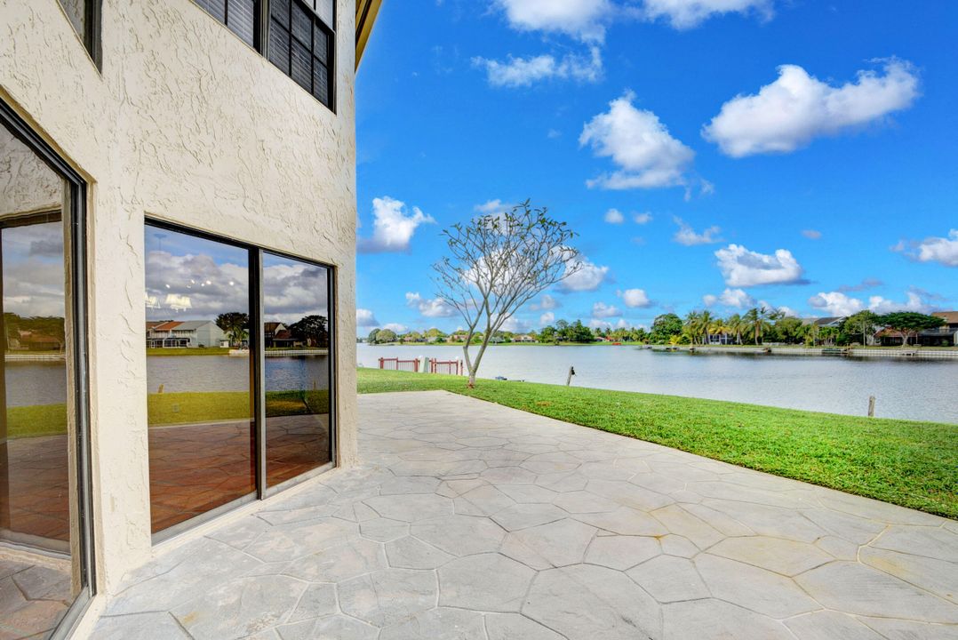 出租: $3,450 (3 贝兹, 2 浴室, 1608 平方英尺)