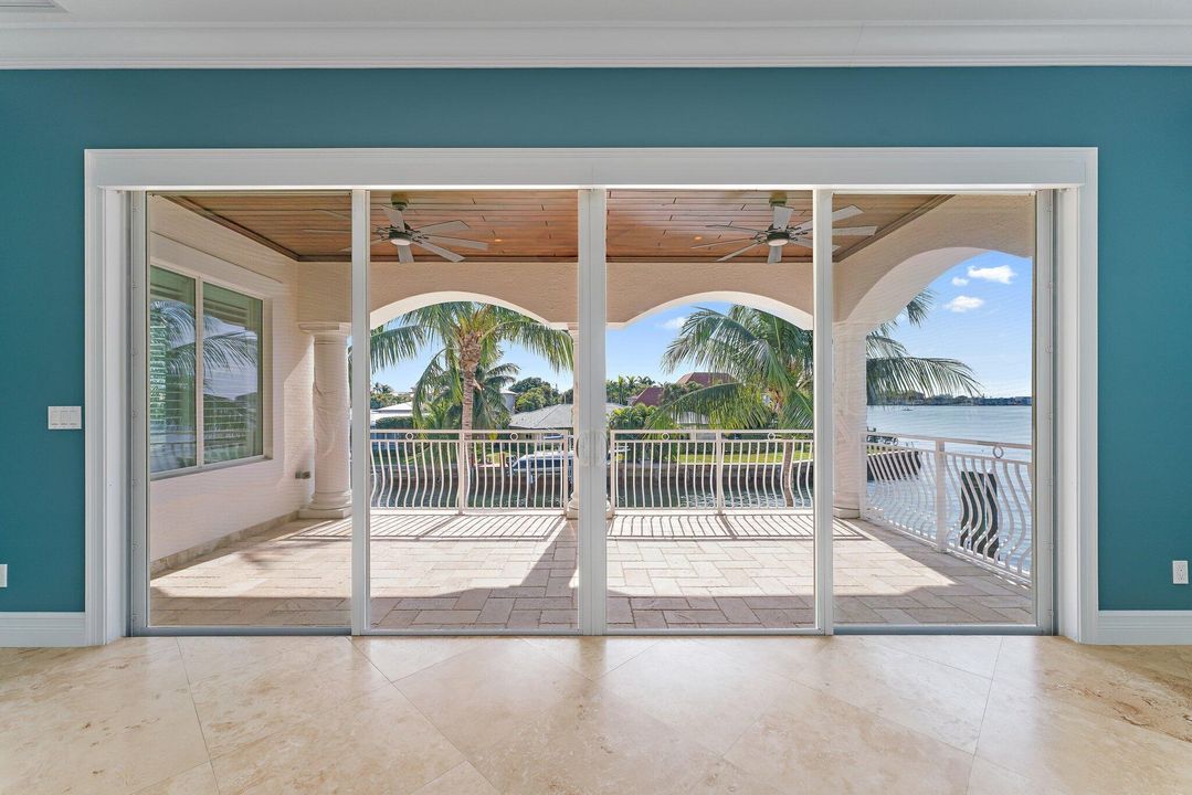 На продажу: $6,875,000 (3 спален, 2 ванн, 4217 Квадратных фут)