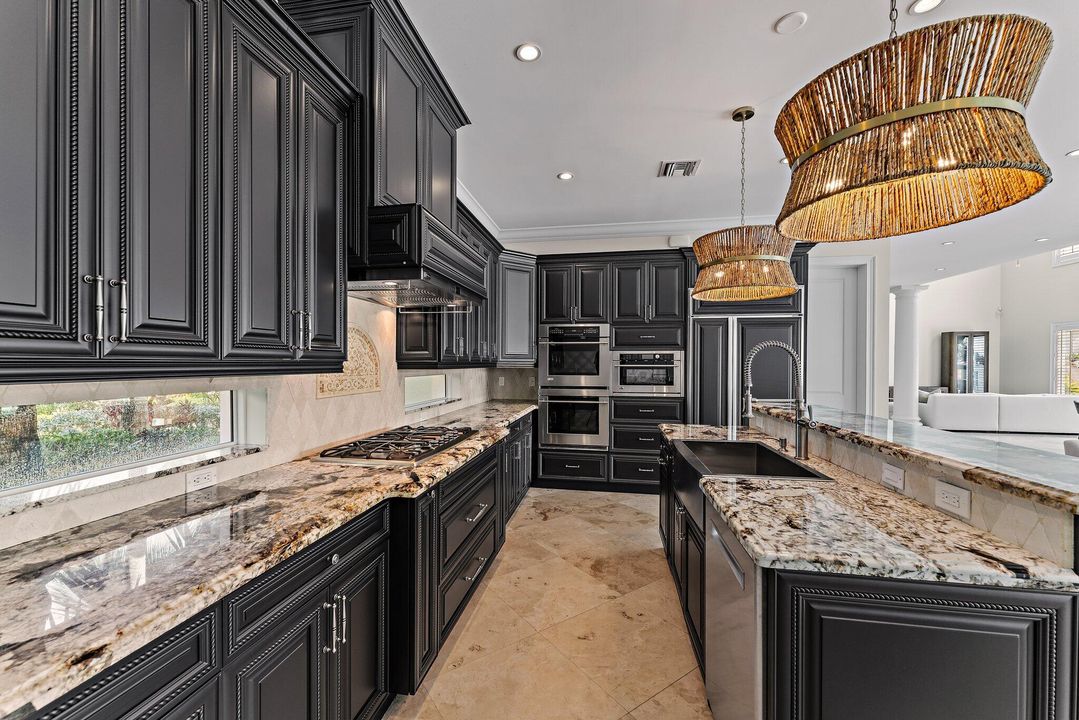 На продажу: $6,875,000 (3 спален, 2 ванн, 4217 Квадратных фут)