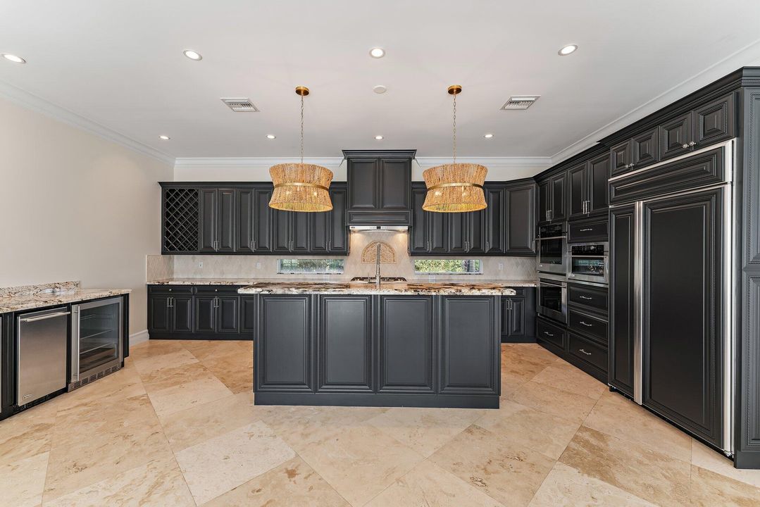 На продажу: $6,875,000 (3 спален, 2 ванн, 4217 Квадратных фут)