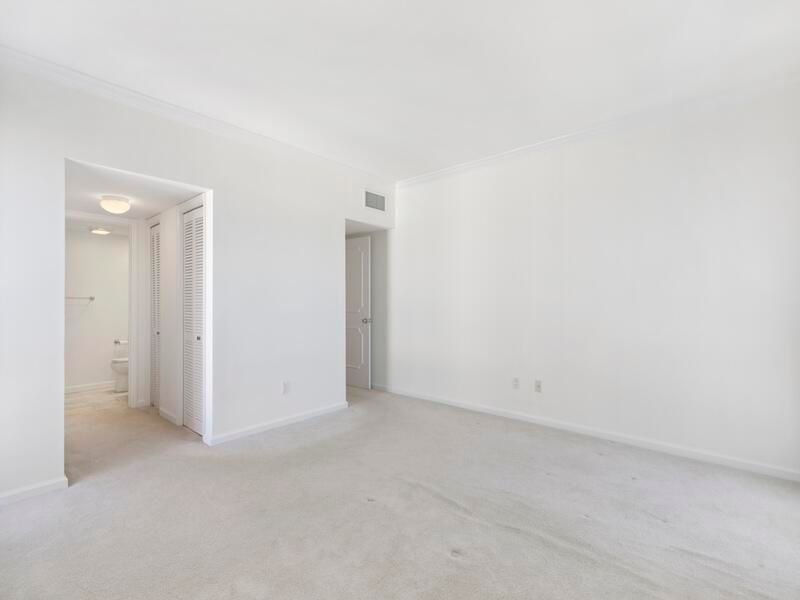 En Venta: $600,000 (2 camas, 2 baños, 1860 Pies cuadrados)