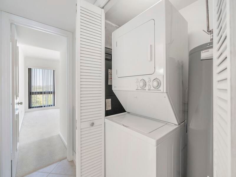 En Venta: $600,000 (2 camas, 2 baños, 1860 Pies cuadrados)