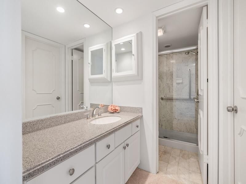 En Venta: $600,000 (2 camas, 2 baños, 1860 Pies cuadrados)