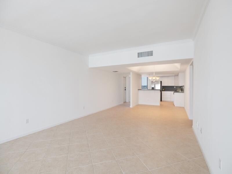 En Venta: $600,000 (2 camas, 2 baños, 1860 Pies cuadrados)