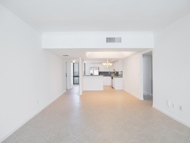 En Venta: $600,000 (2 camas, 2 baños, 1860 Pies cuadrados)