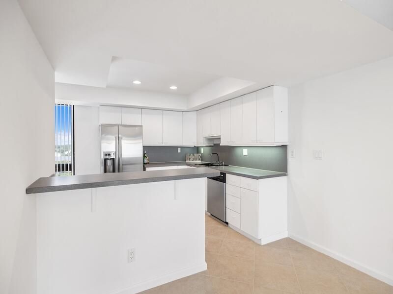 En Venta: $600,000 (2 camas, 2 baños, 1860 Pies cuadrados)