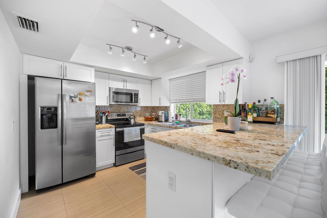 В аренду: $5,950 (3 спален, 2 ванн, 1654 Квадратных фут)