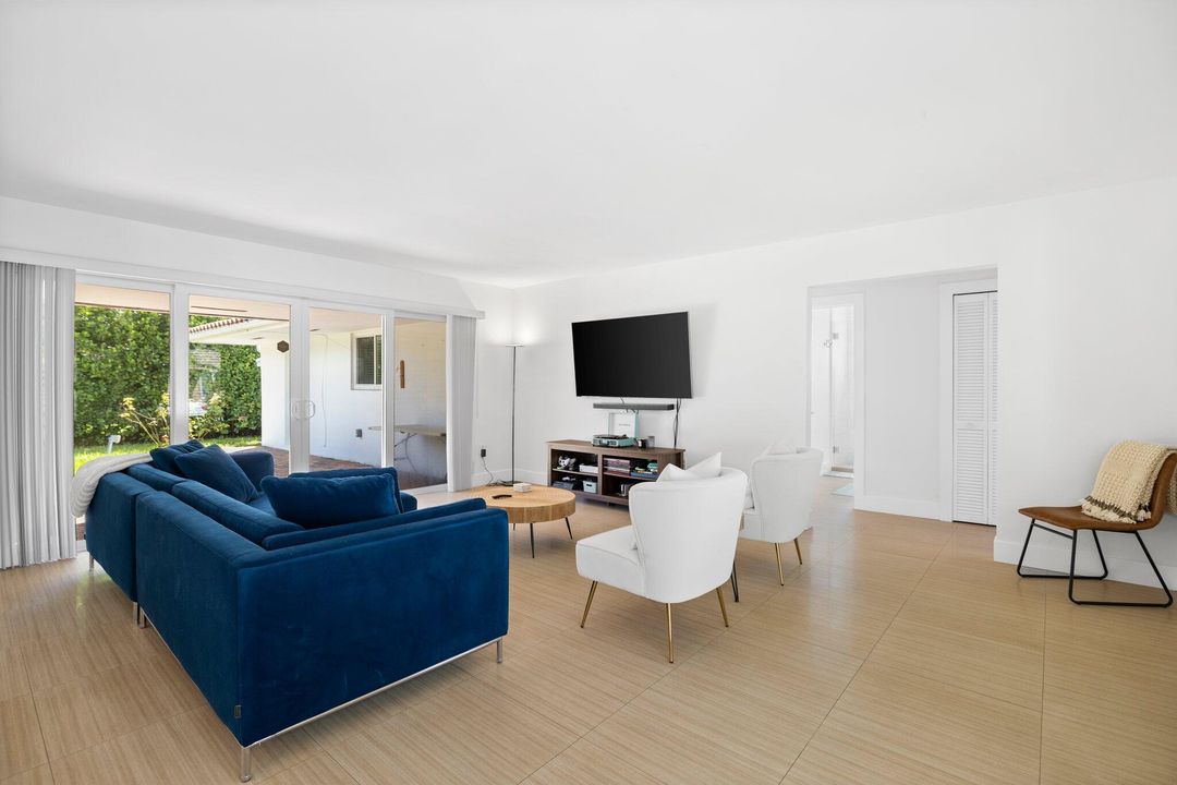 В аренду: $5,950 (3 спален, 2 ванн, 1654 Квадратных фут)