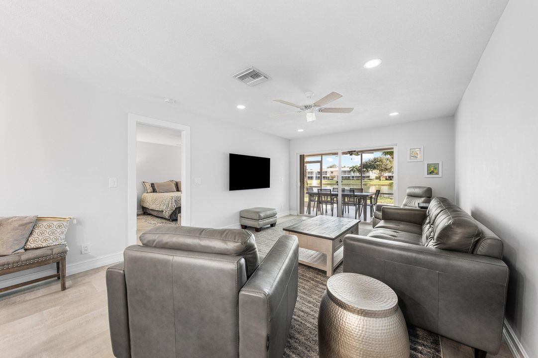 En Venta: $250,000 (2 camas, 2 baños, 953 Pies cuadrados)