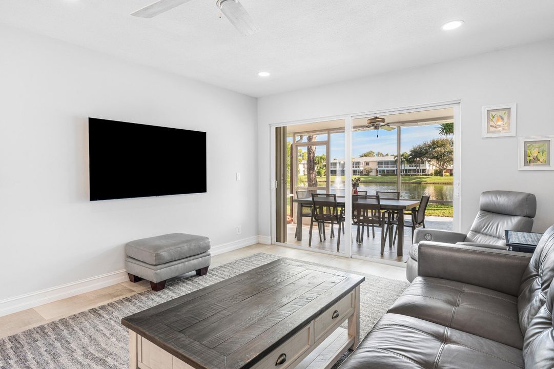 En Venta: $250,000 (2 camas, 2 baños, 953 Pies cuadrados)