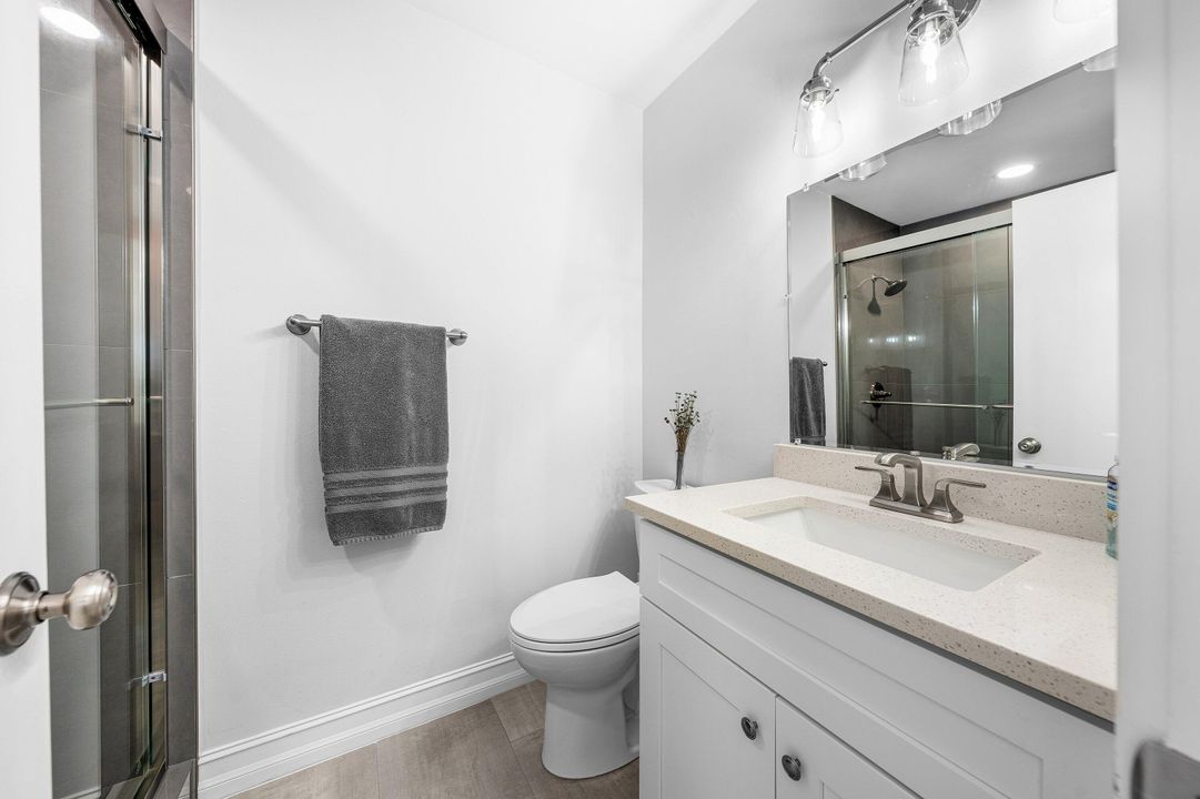 En Venta: $250,000 (2 camas, 2 baños, 953 Pies cuadrados)