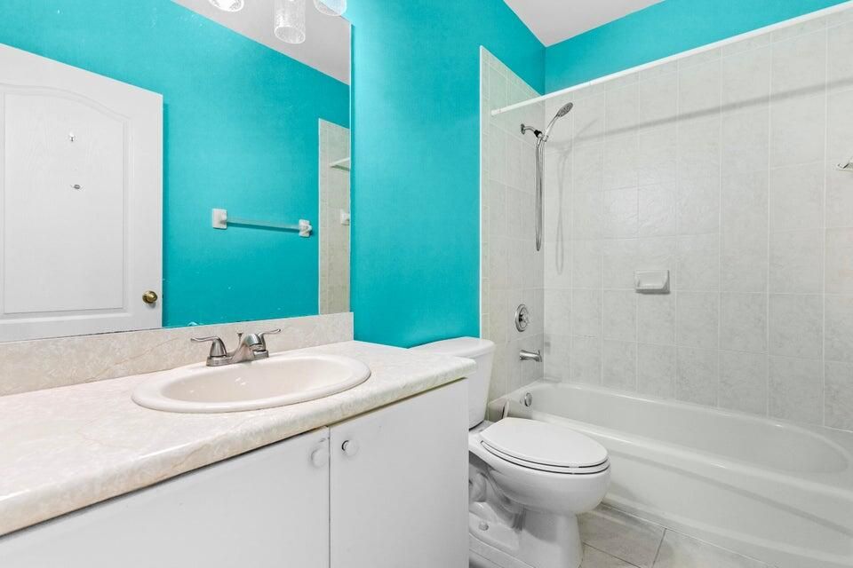 出租: $3,000 (3 贝兹, 2 浴室, 1705 平方英尺)