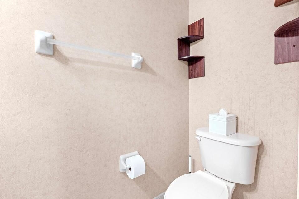 出租: $3,000 (3 贝兹, 2 浴室, 1705 平方英尺)