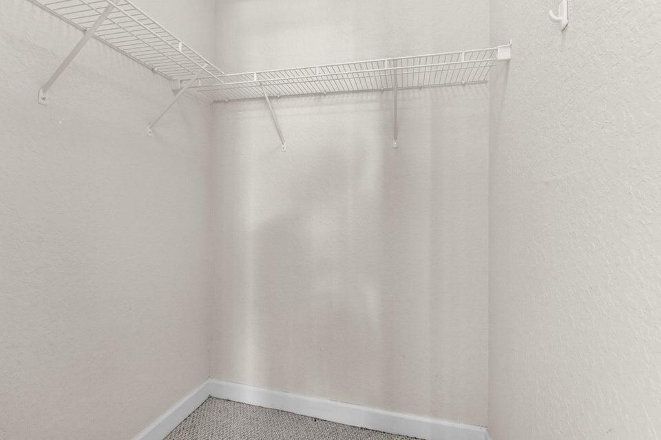 出租: $3,000 (3 贝兹, 2 浴室, 1705 平方英尺)