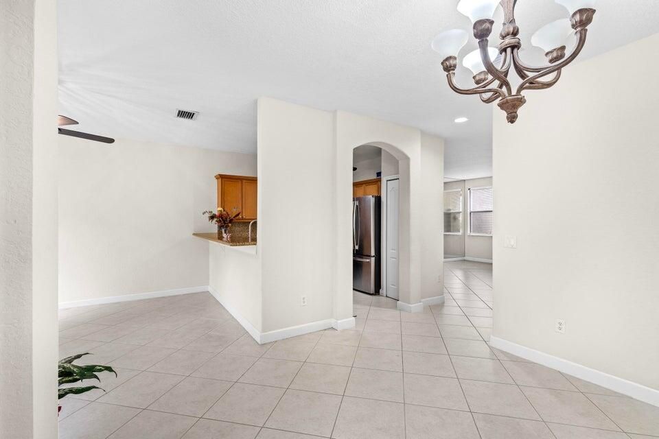 出租: $3,000 (3 贝兹, 2 浴室, 1705 平方英尺)