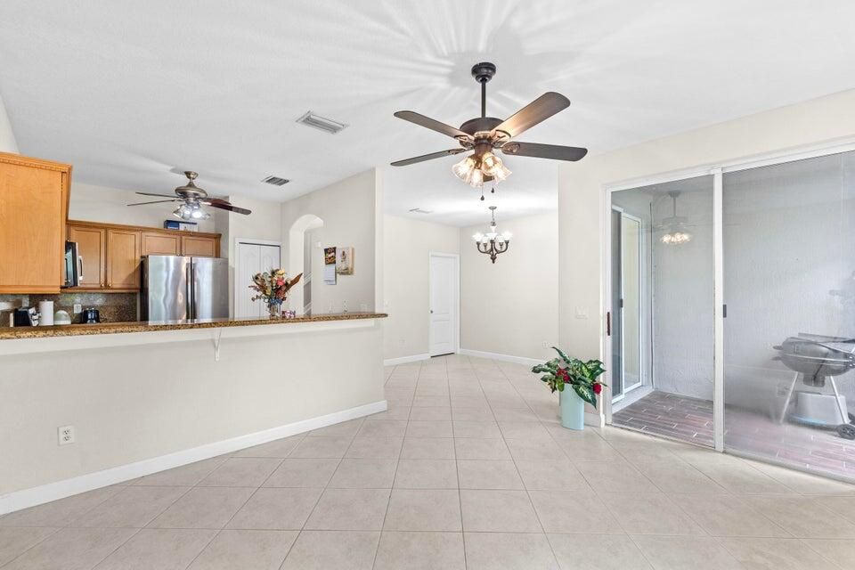 出租: $3,000 (3 贝兹, 2 浴室, 1705 平方英尺)