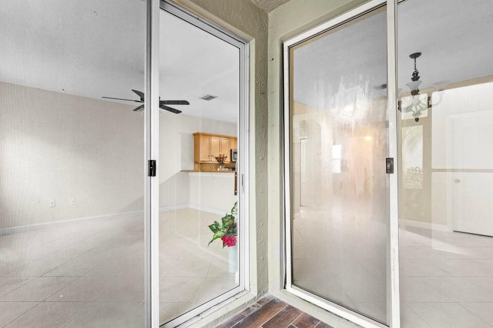 出租: $3,000 (3 贝兹, 2 浴室, 1705 平方英尺)