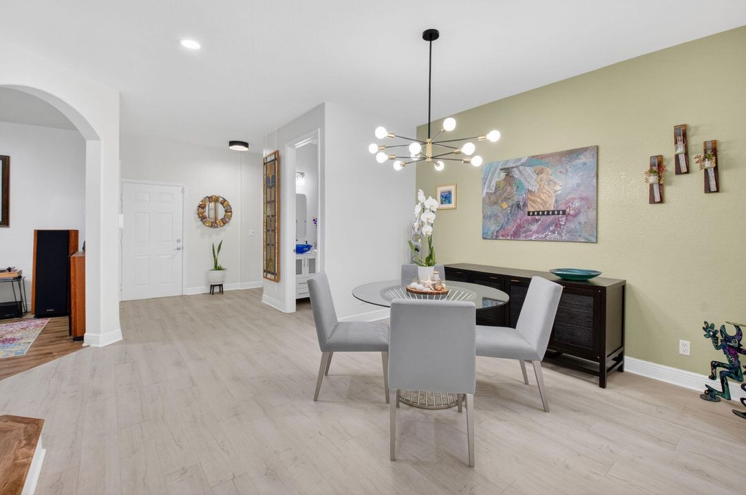 待售: $665,000 (3 贝兹, 2 浴室, 2433 平方英尺)