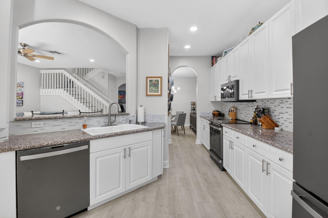 待售: $665,000 (3 贝兹, 2 浴室, 2433 平方英尺)