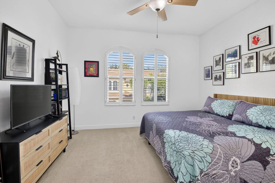 待售: $665,000 (3 贝兹, 2 浴室, 2433 平方英尺)