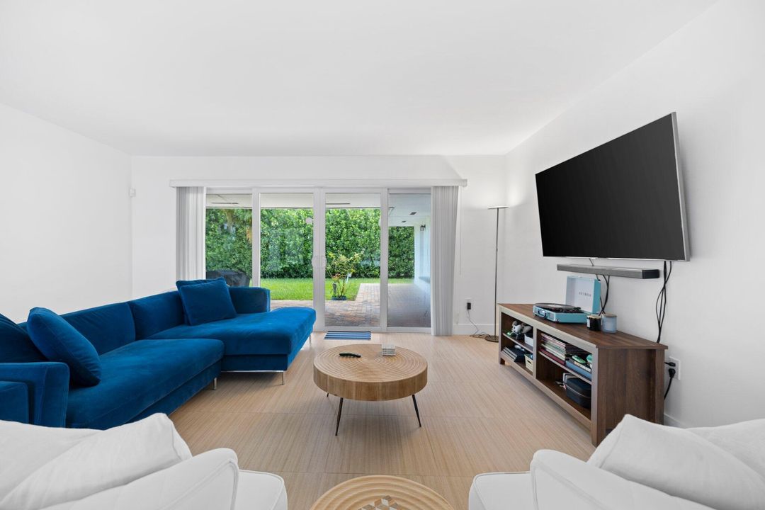 В аренду: $5,950 (3 спален, 2 ванн, 1654 Квадратных фут)