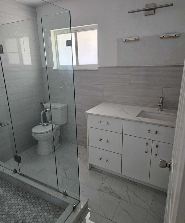 出租: $3,500 (3 贝兹, 2 浴室, 2076 平方英尺)