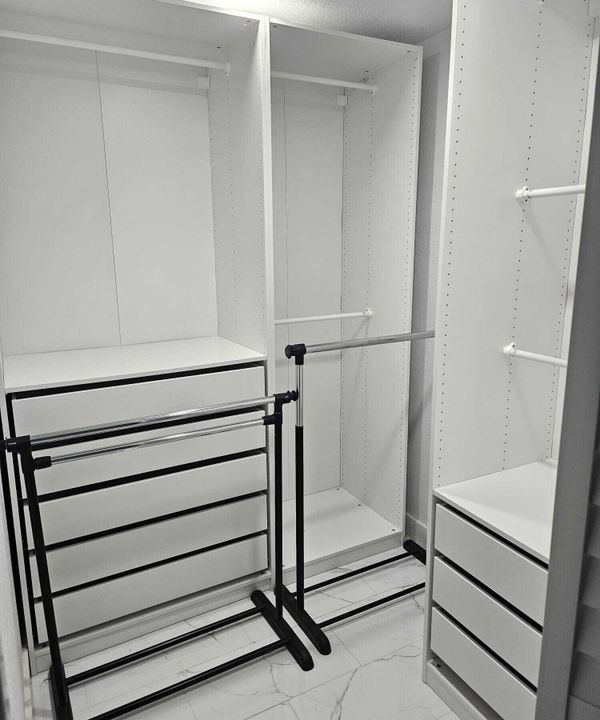 出租: $3,500 (3 贝兹, 2 浴室, 2076 平方英尺)