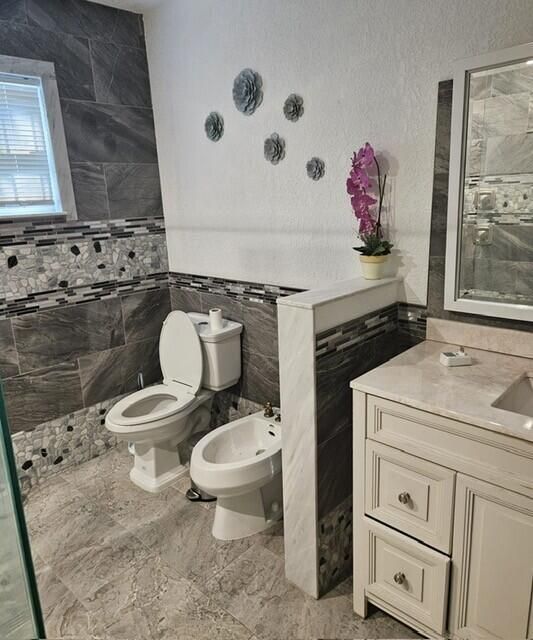 出租: $3,500 (3 贝兹, 2 浴室, 2076 平方英尺)