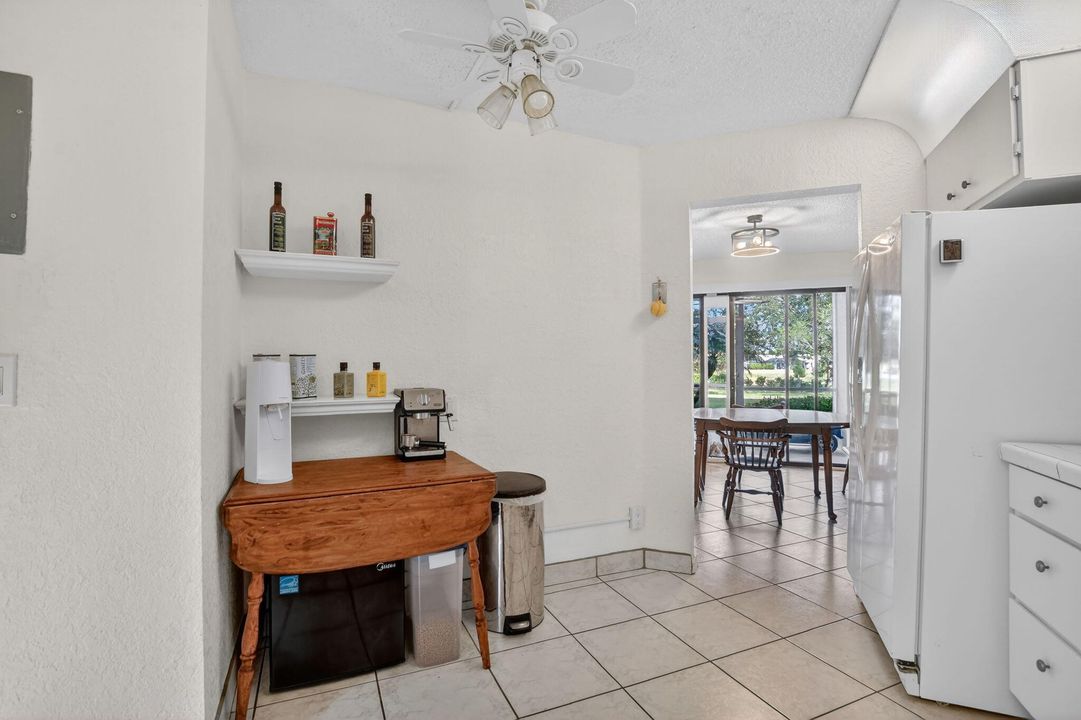 For Sale: $310,000 (2 beds, 2 baths, 1230 Square Feet)