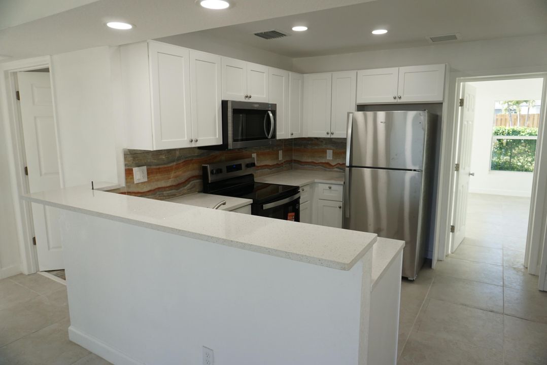 For Rent: $2,550 (3 beds, 2 baths, 1100 Square Feet)