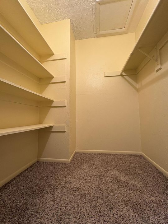 En Renta: $1,800 (2 camas, 1 baños, 1204 Pies cuadrados)