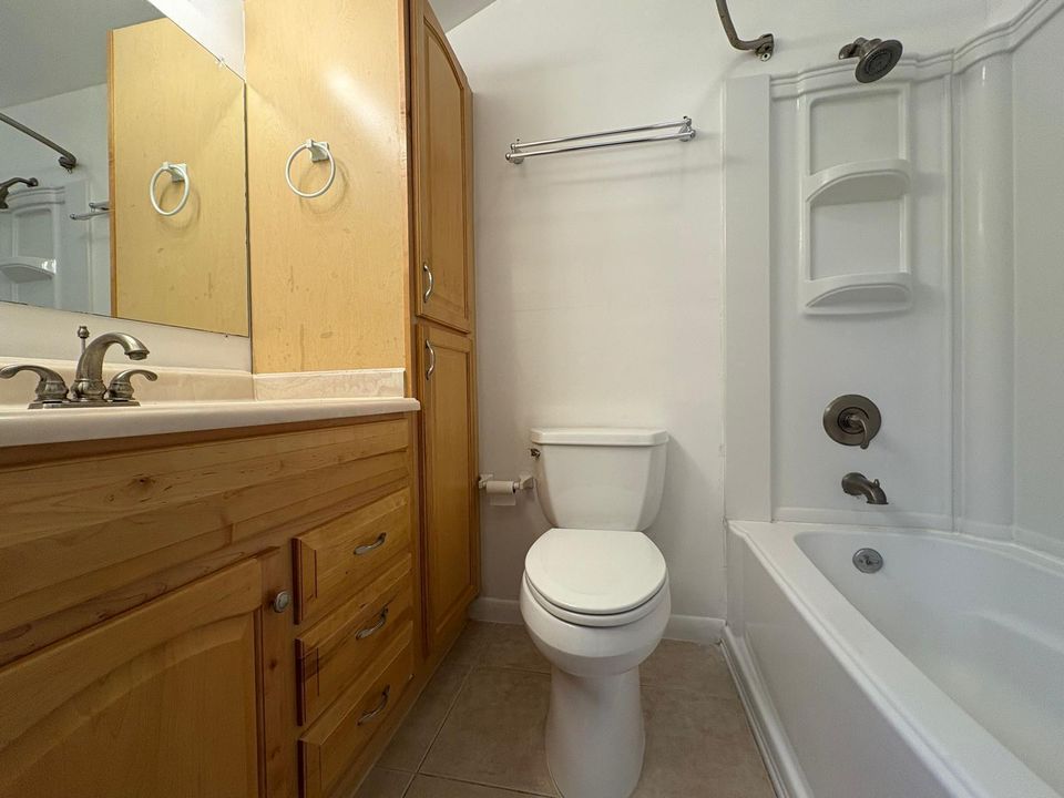 En Renta: $1,800 (2 camas, 1 baños, 1204 Pies cuadrados)