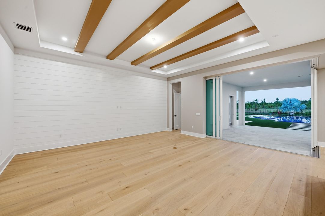 For Sale: $6,900,000 (5 beds, 6 baths, 5481 Square Feet)