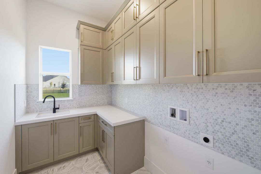 For Sale: $6,900,000 (5 beds, 6 baths, 5481 Square Feet)