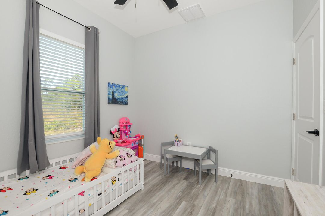 For Sale: $335,000 (3 beds, 2 baths, 1192 Square Feet)