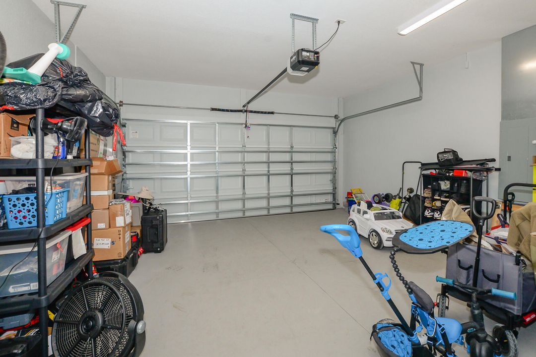 For Sale: $335,000 (3 beds, 2 baths, 1192 Square Feet)