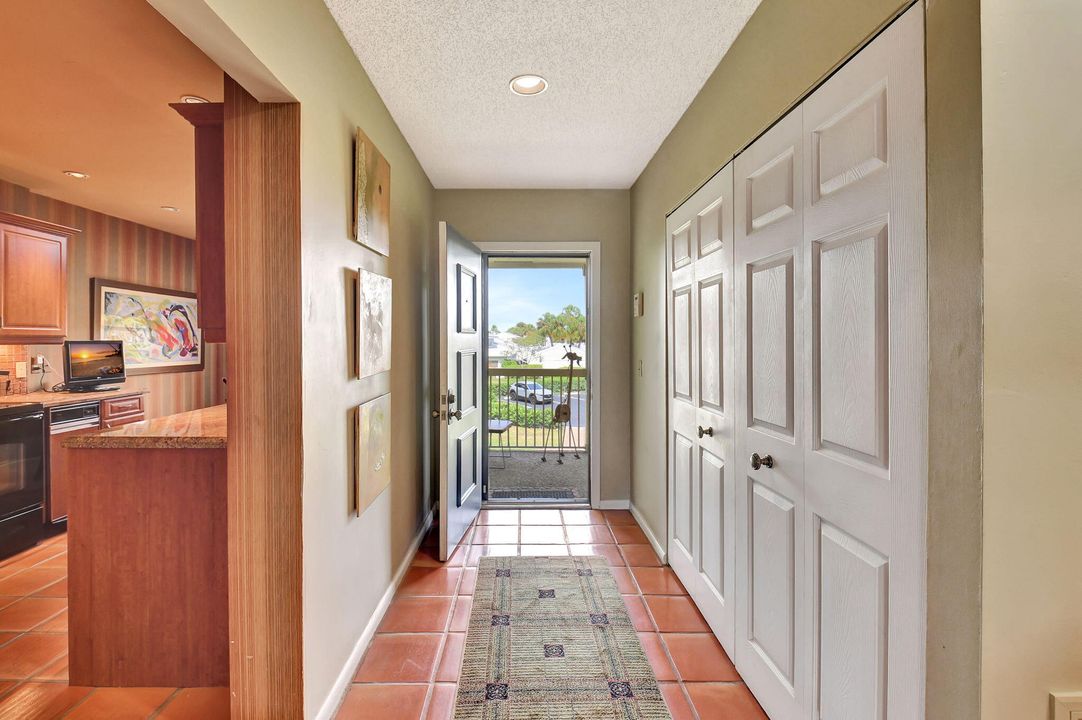 待售: $124,900 (3 贝兹, 2 浴室, 1809 平方英尺)