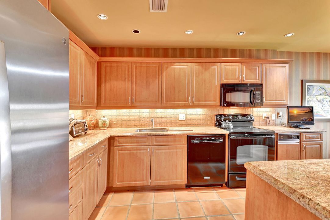 待售: $124,900 (3 贝兹, 2 浴室, 1809 平方英尺)